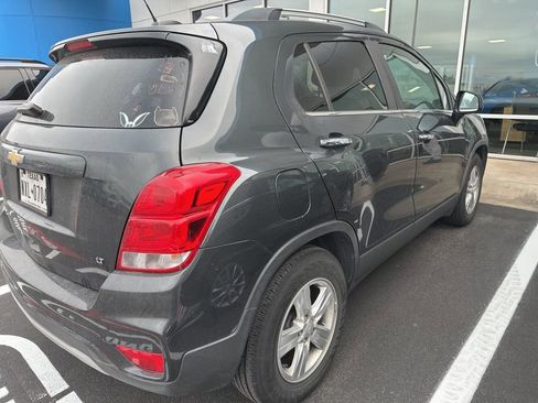 Used 2018 Chevrolet Trax LT w/ LT Convenience Package image 4
