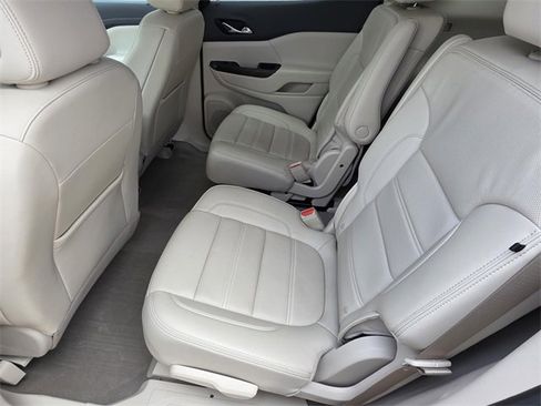 Used 2023 GMC Acadia Denali w/ Denali Ultimate Package image 10