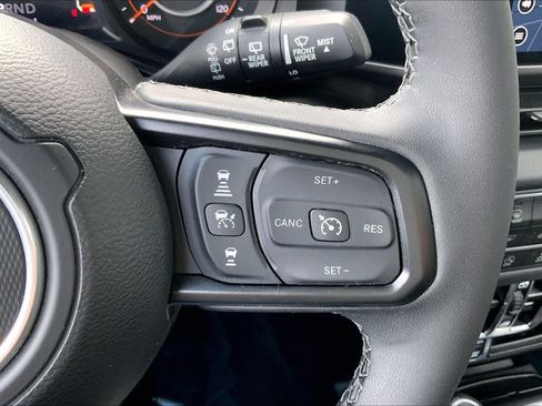 Certified 2025 Jeep Wrangler Unlimited Rubicon AWD/4WD image 20