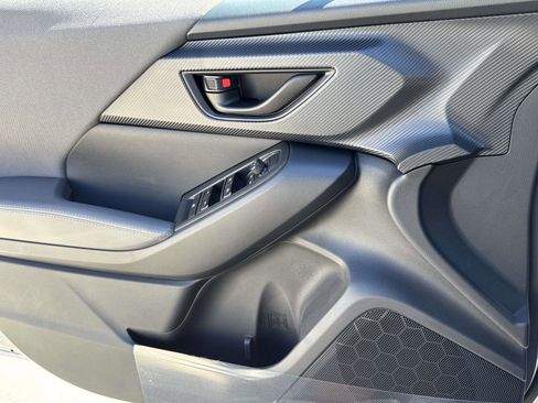 New 2025 Subaru Crosstrek 2.0i Premium image 18