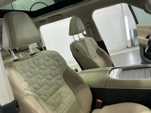 Used 2025 Nissan Armada Platinum Reserve image 36