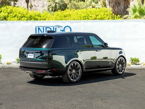 Used 2025 Land Rover Range Rover SE AWD/4WD image 6