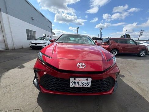 Used 2025 Toyota Camry SE FWD image 2