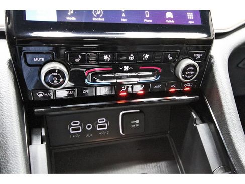 Used 2024 Jeep Grand Cherokee Summit w/ Adv Protech Group IV AWD/4WD image 27