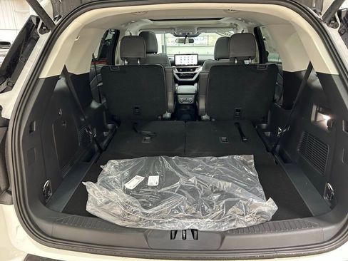 New 2026 Ford Explorer Active w/ Active Comfort Package image 28