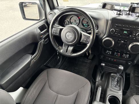 Used 2015 Jeep Wrangler Sport AWD/4WD image 20