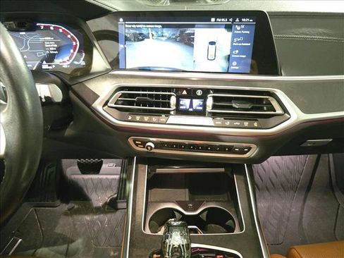 Used 2022 BMW X7 xDrive40i w/ Premium Package image 23