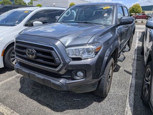 Used 2021 Toyota Tacoma SR5 RWD image 2