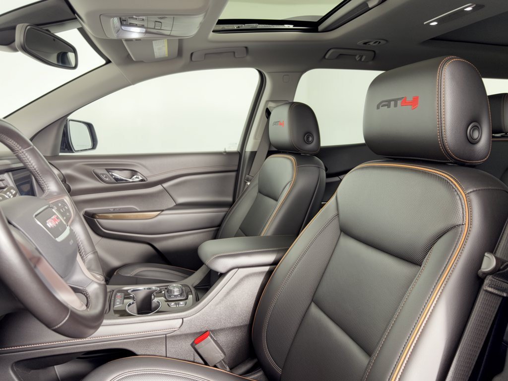 Used 2022 GMC Acadia AT4 w/ Technology Package AWD/4WD image 5