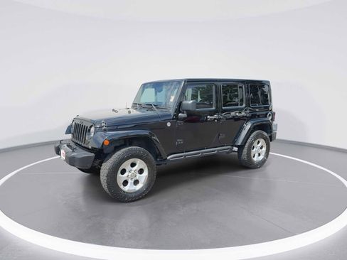 Used 2015 Jeep Wrangler Unlimited Sahara AWD/4WD image 4