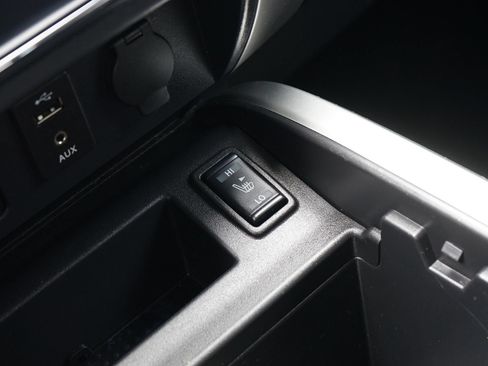 Used 2017 Nissan Titan SV AWD/4WD image 20