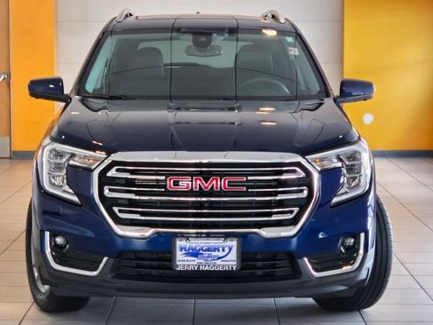 Certified 2023 GMC Terrain SLT w/ Infotainment Package II AWD/4WD image 3