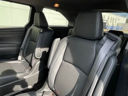 Certified 2024 Honda Odyssey EX-L image 42