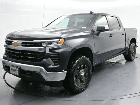 Used 2022 Chevrolet Silverado 1500 LT image 3