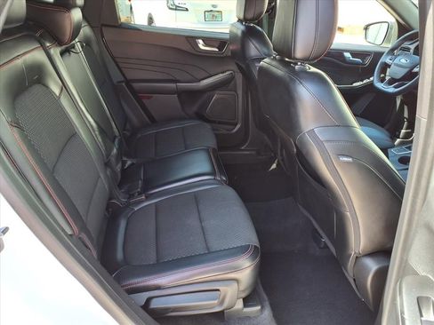 Used 2023 Ford Escape ST-Line FWD image 12