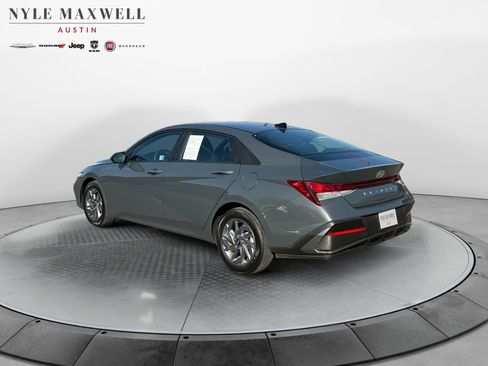 Used 2024 Hyundai Elantra SEL image 12