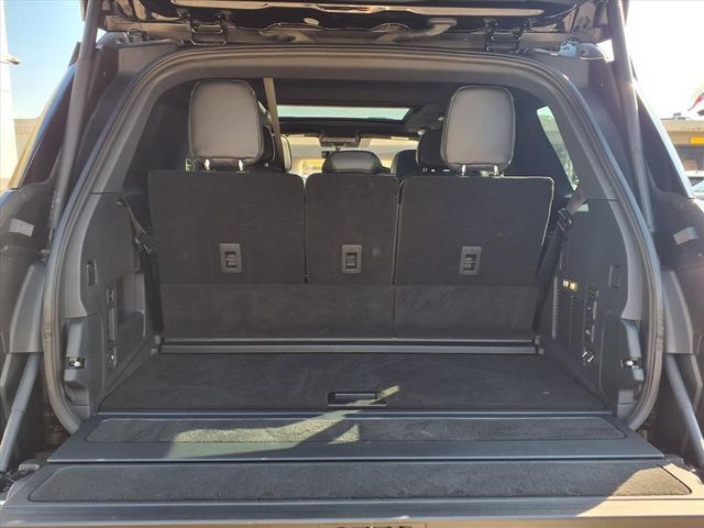 New 2025 Lincoln Navigator Reserve w/ Jet Appearance Package AWD/4WD image 15