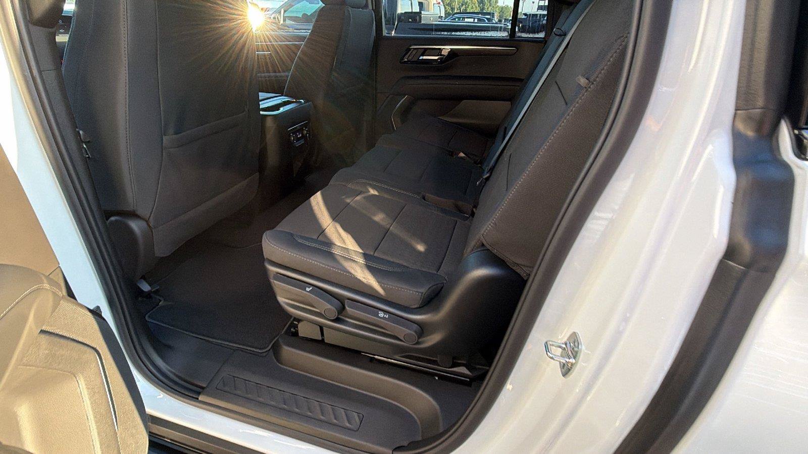 New 2026 Chevrolet Suburban LS RWD image 17