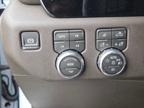 New 2026 GMC Sierra 1500 SLT image 26