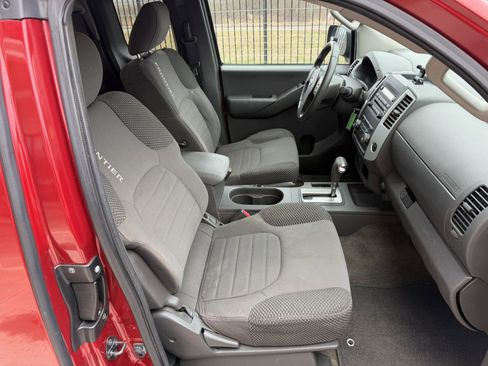 Used 2012 Nissan Frontier SV w/ Sport Appearance Pkg image 19