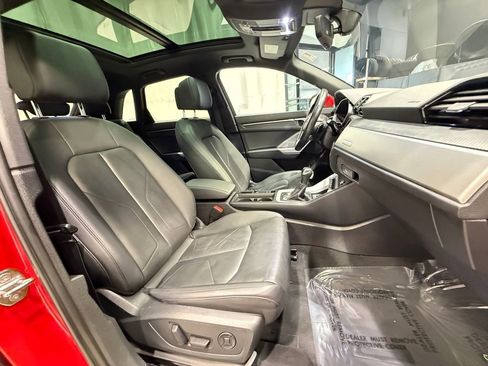 Used 2024 Audi Q3 2.0T Premium image 31