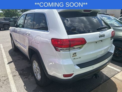 Used 2018 Jeep Grand Cherokee Laredo AWD/4WD image 5