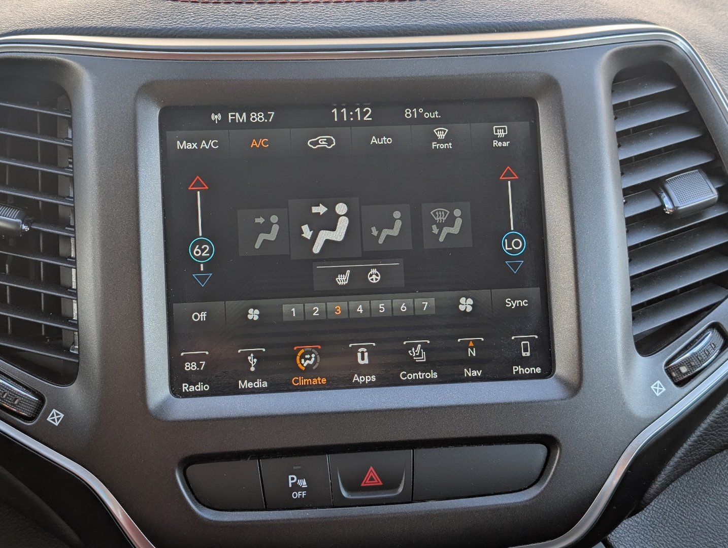 Used 2019 Jeep Cherokee Trailhawk w/ Cold Weather Group AWD/4WD image 14