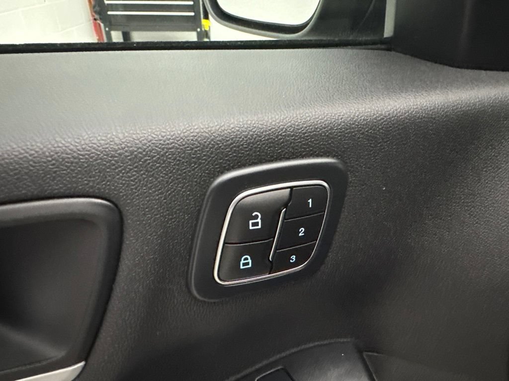 Used 2024 Ford Escape Platinum AWD/4WD image 23