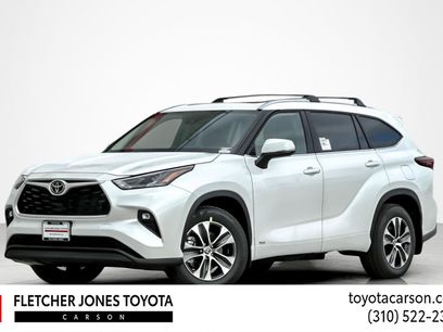 New 2025 Toyota Highlander XLE