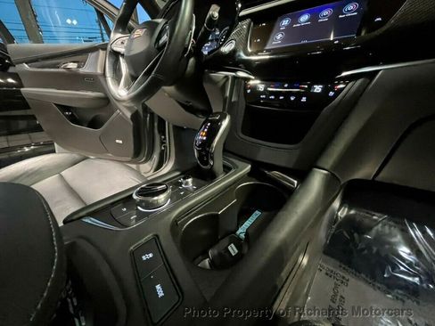 Used 2024 Cadillac XT6 Sport image 32