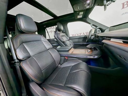 New 2025 Lincoln Navigator Black Label AWD/4WD image 32