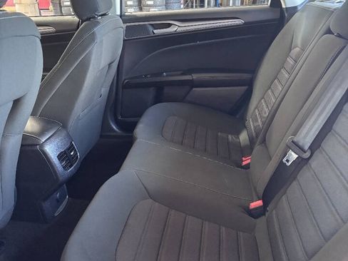 Used 2020 Ford Fusion SE FWD image 7