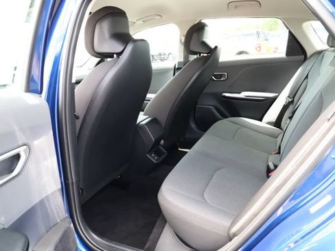 Used 2025 Kia K4 FWD image 18