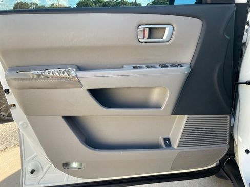 Used 2011 Honda Pilot EX-L image 17