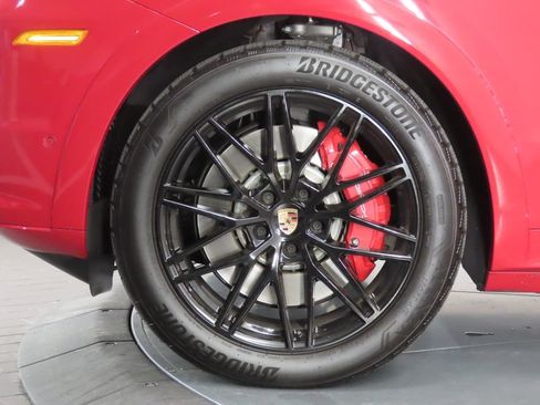 Certified 2025 Porsche Cayenne GTS AWD/4WD image 11
