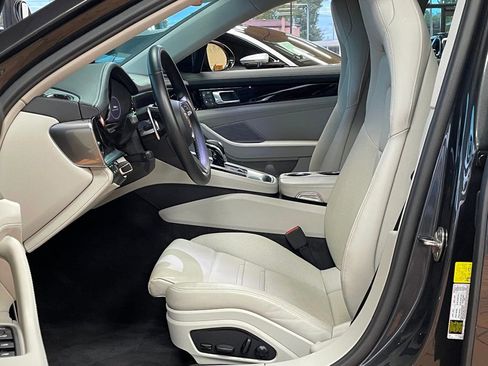 Used 2022 Porsche Panamera 4S w/ Premium Package image 13