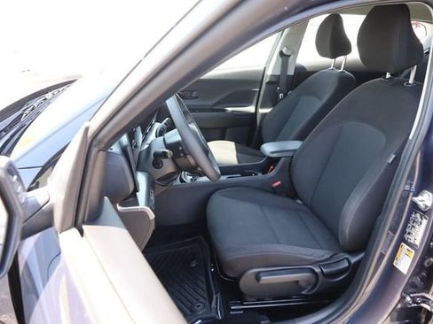 Used 2025 Hyundai Kona SE FWD image 8
