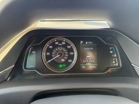 Used 2021 Hyundai Ioniq SE image 30