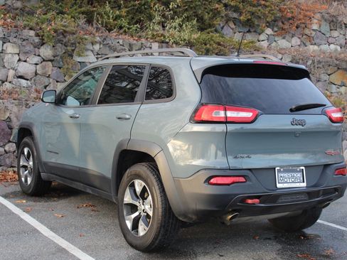 Used 2015 Jeep Cherokee Trailhawk w/ Comfort/Convenience Group image 7