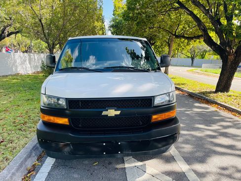 Used 2019 Chevrolet Express 2500 Extended image 8