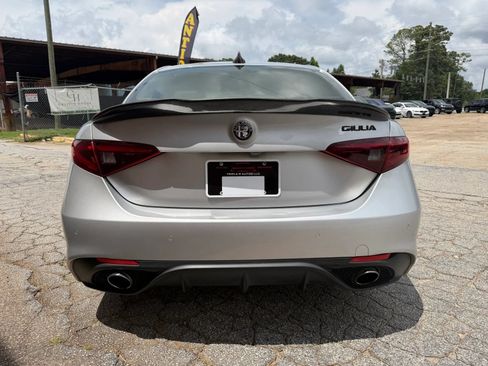 Used 2017 Alfa Romeo Giulia w/ Sport Appearance Package RWD image 6