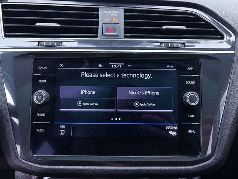 Used 2022 Volkswagen Tiguan SE FWD image 21
