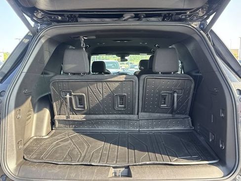 Used 2023 Chevrolet Traverse LT w/ LPO, Floor Liner Package AWD/4WD image 11