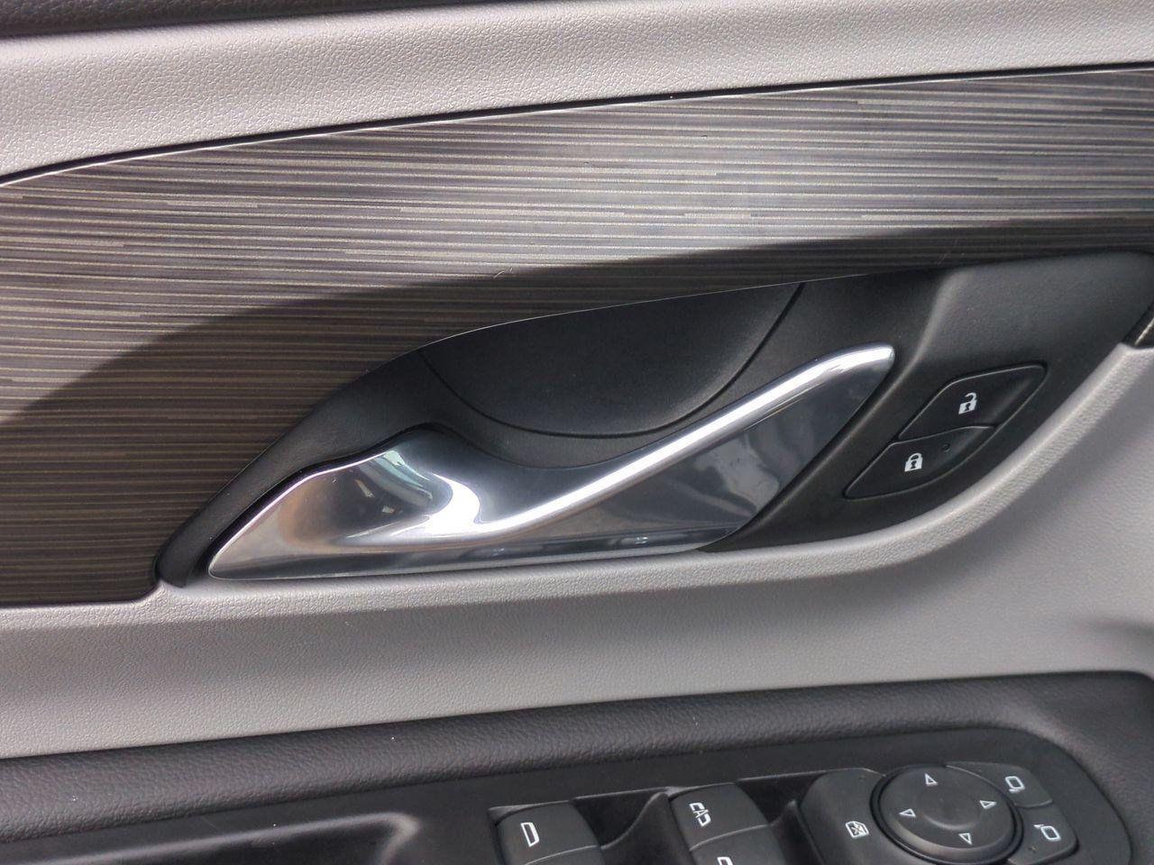 Used 2023 GMC Terrain SLE w/ Driver Convenience Package FWD image 14