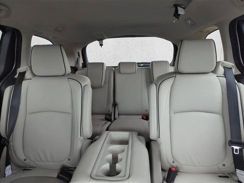 New 2026 Honda Odyssey Touring image 17