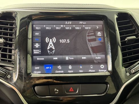 Used 2020 Jeep Cherokee Limited image 23