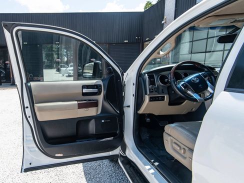 Used 2014 Toyota Sequoia Platinum AWD/4WD image 23
