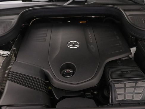 New 2026 Mercedes-Benz GLS 450 4MATIC image 9