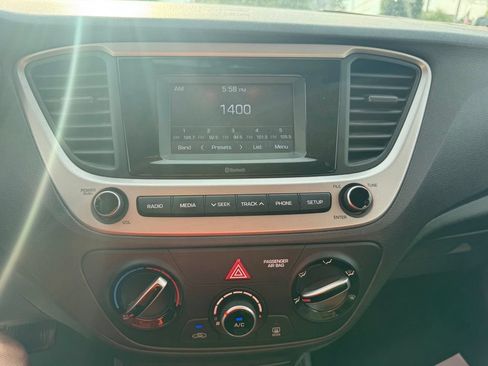 Used 2020 Hyundai Accent SE FWD image 12