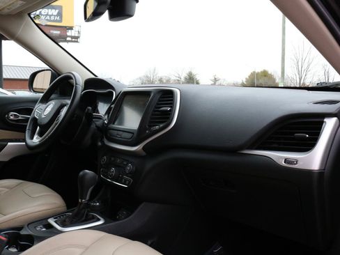 Used 2017 Jeep Cherokee Limited AWD/4WD image 51